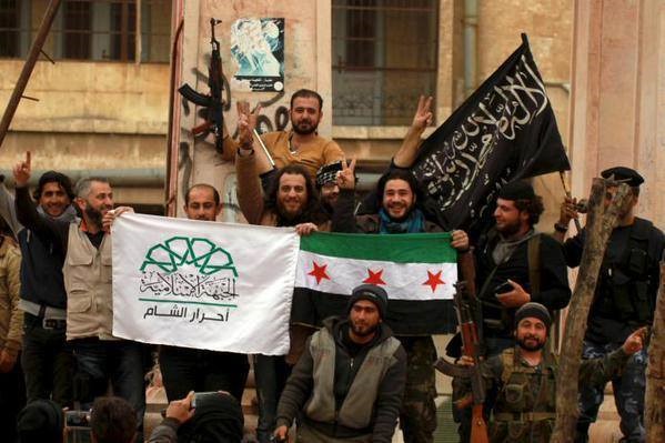 16-07-2016jihadisten-tesamen-met-vlaggen1